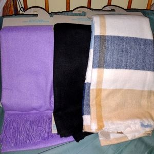 3 Womens Scarfs